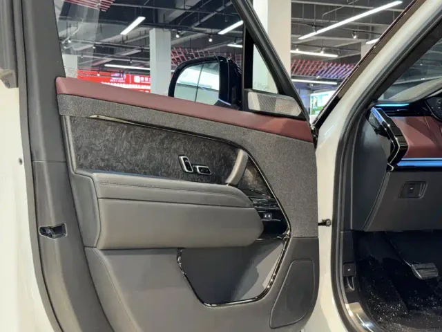 Land Rover Range Rover Sport — Фото автомобиля 18