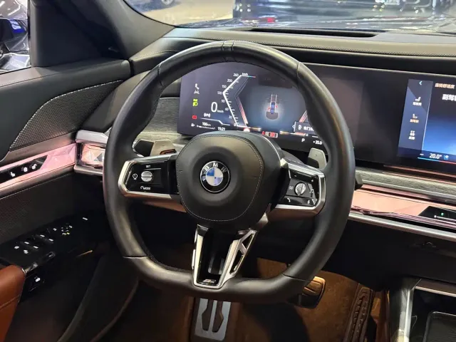 BMW 7 Series — Фото автомобиля 5