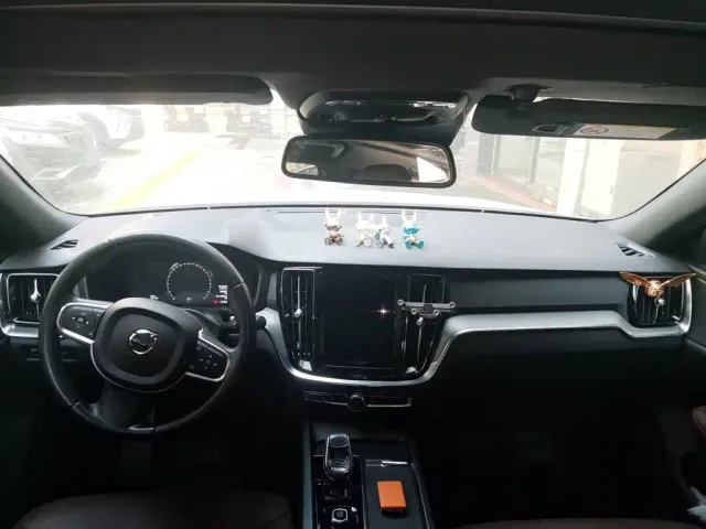Volvo S60 — Фото автомобиля 11