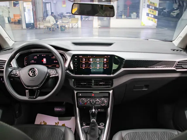 Volkswagen T-Cross — Фото автомобиля 4