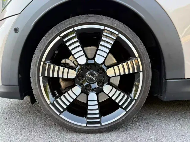 MINI Hatch — Фото автомобиля 12