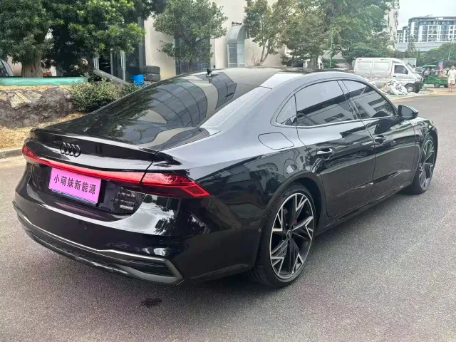 Audi A7L — Фото автомобиля 21