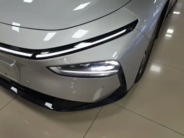 Xpeng P7+ — Фото автомобиля 23