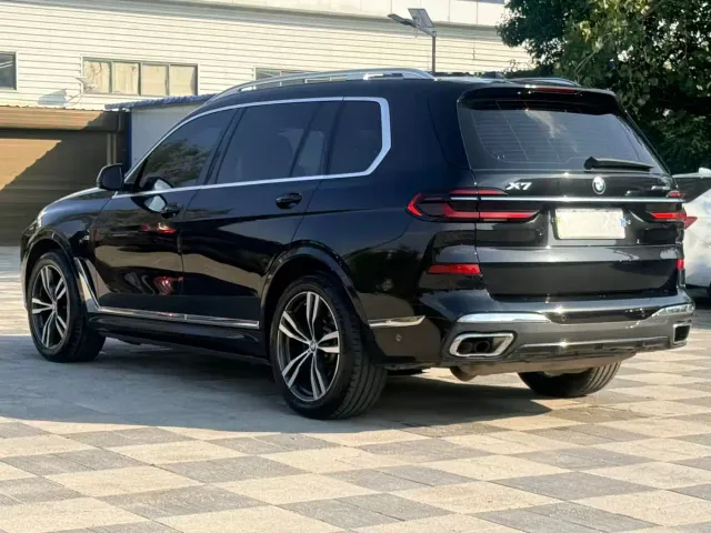 BMW X7 — Фото автомобиля 5