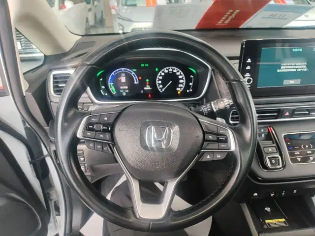 Honda Elysion — Фото автомобиля 10