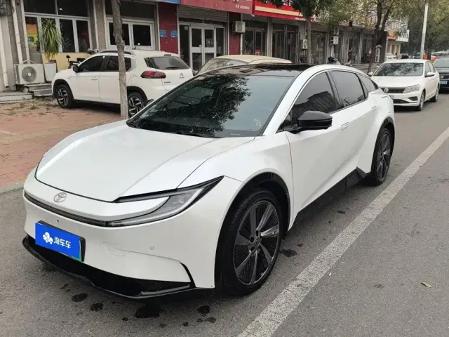 Фотография автомобиля — Toyota bZ5