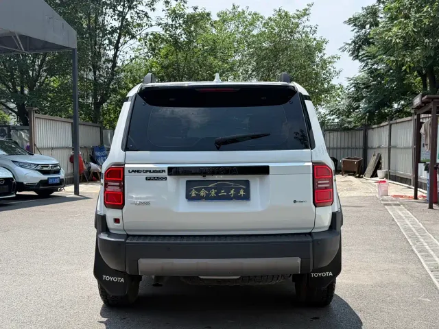 Toyota Prado — Фото автомобиля 4