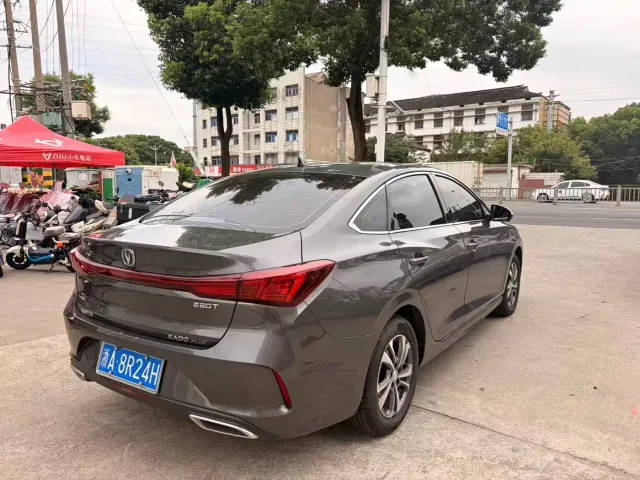 Changan Eado — Фото автомобиля 4