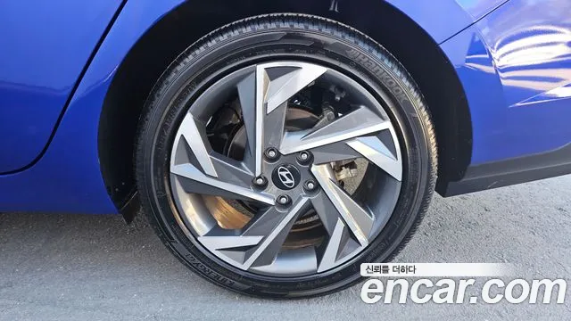 Hyundai AVANTE Новый Avante (CN7) — Фото автомобиля 5