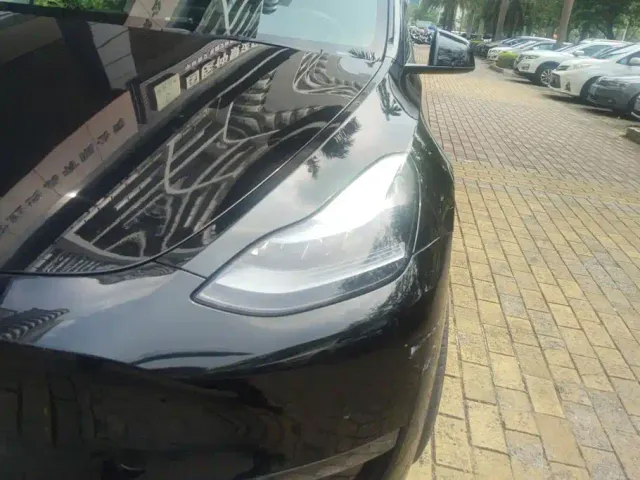 Tesla Model Y — Фото автомобиля 5