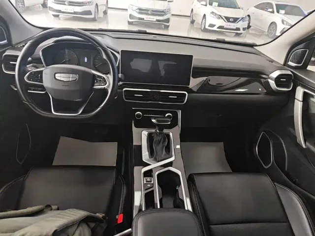 Geely Binyue — Фото автомобиля 9
