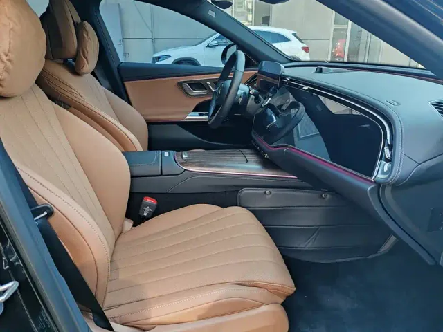 Mercedes-Benz E-Class — Фото автомобиля 16