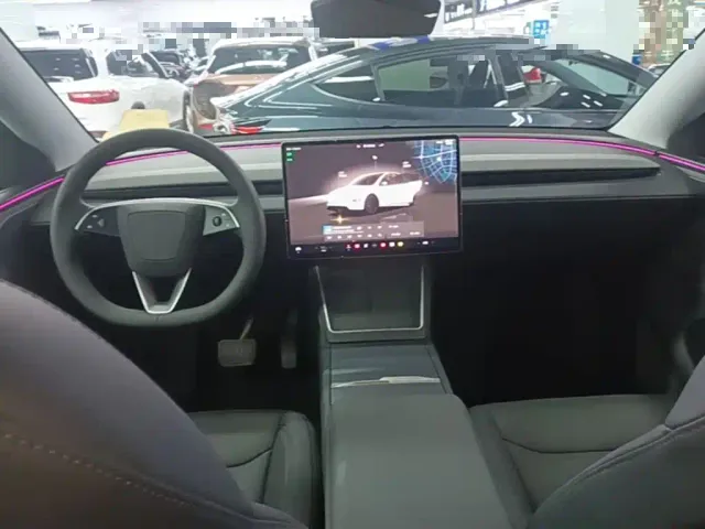 Tesla Model Y — Фото автомобиля 9