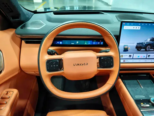 Lynk & Co 900 — Фото автомобиля 12
