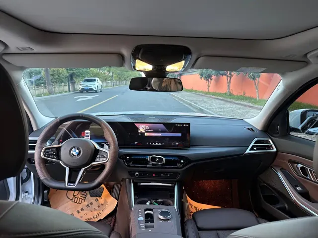 BMW 3 Series — Фото автомобиля 16