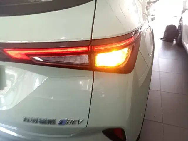 Wuling Asta — Фото автомобиля 7
