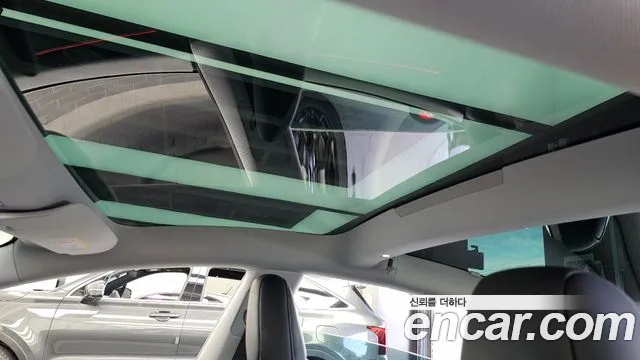 Tesla Model 3 — Фото автомобиля 19