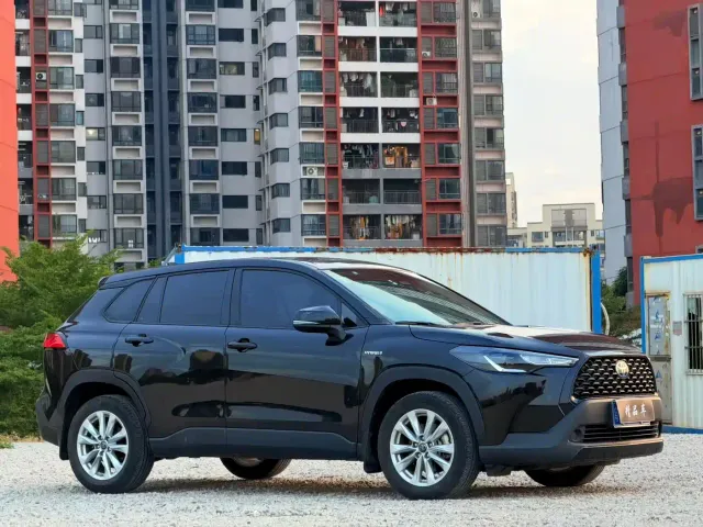 Toyota Corolla Cross — Фото автомобиля 3