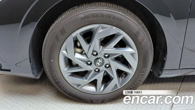 Hyundai AVANTE Новый Avante (CN7) — Фото автомобиля 21