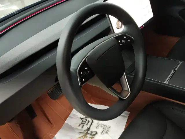 Tesla Model 3 — Фото автомобиля 15