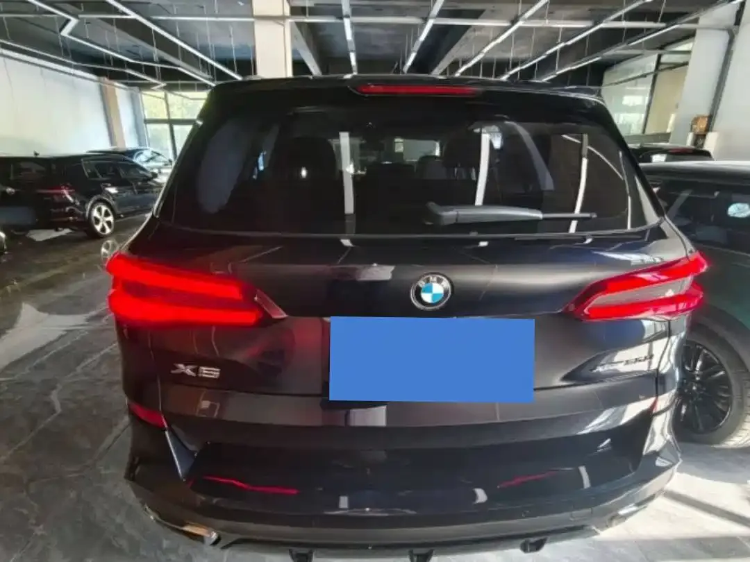BMW BMW X5 2022 xDrive 30Li Premium M Sport Package — Фото автомобиля 5