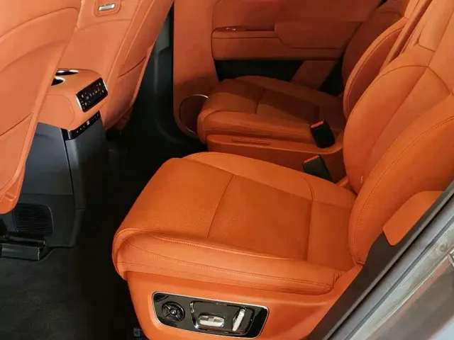 Li Auto L8 — Фото автомобиля 6