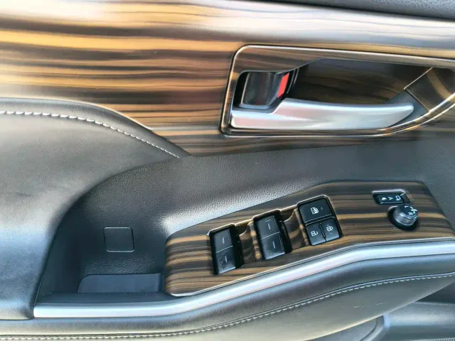 Toyota Highlander — Фото автомобиля 12