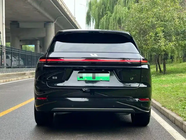 Li Auto L7 — Фото автомобиля 7