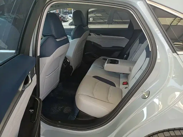 Geely Xingrui — Фото автомобиля 16