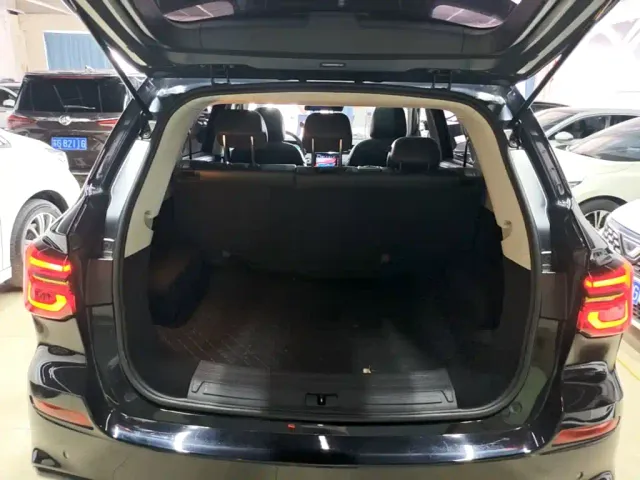 Roewe RX5 — Фото автомобиля 18