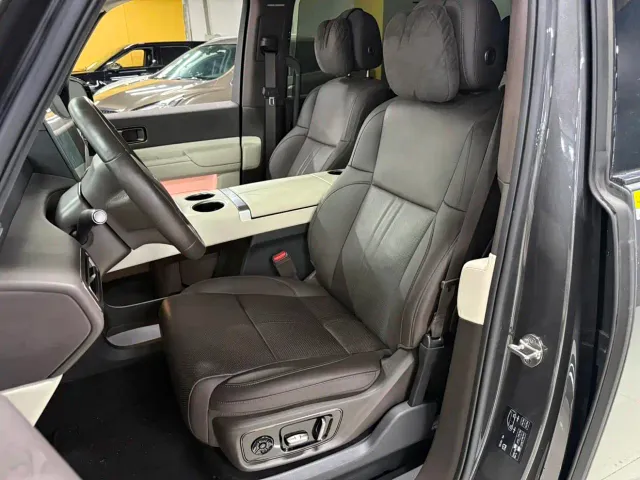 Li Auto MEGA — Фото автомобиля 8