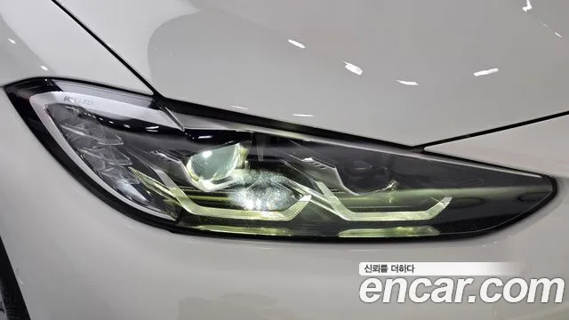 BMW i4 — Фото автомобиля 19