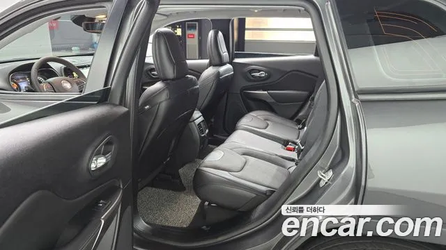 Jeep Cherokee Cherokee(KL) 2.4 Limited 2WD — Фото автомобиля 11