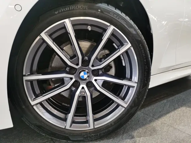 BMW 3 Series — Фото автомобиля 16