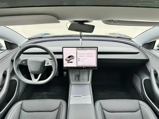 Tesla Model 3 — Фото автомобиля 6