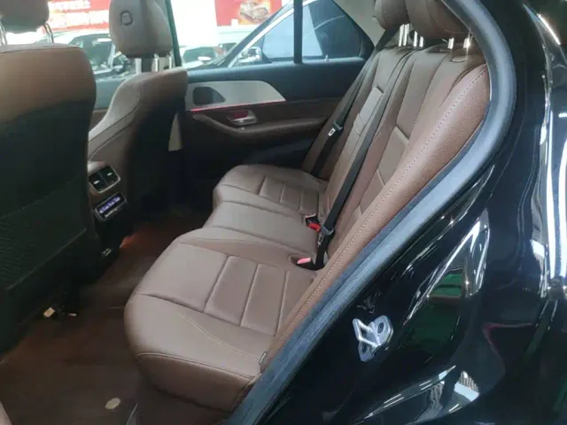 Mercedes-Benz GLE-Class — Фото автомобиля 16