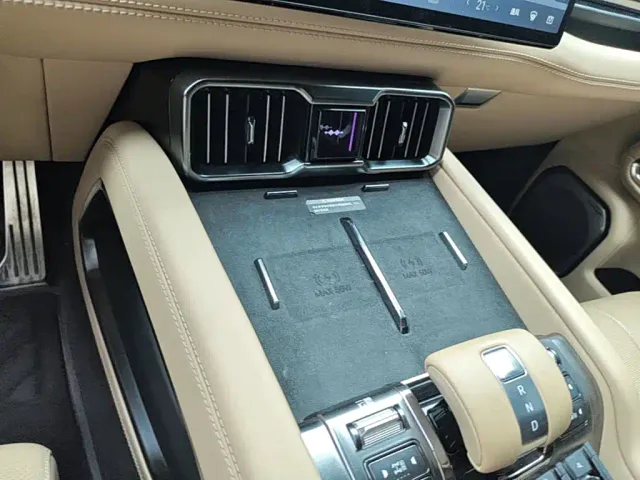 BYD FangChengBao Leopard 8 — Фото автомобиля 12