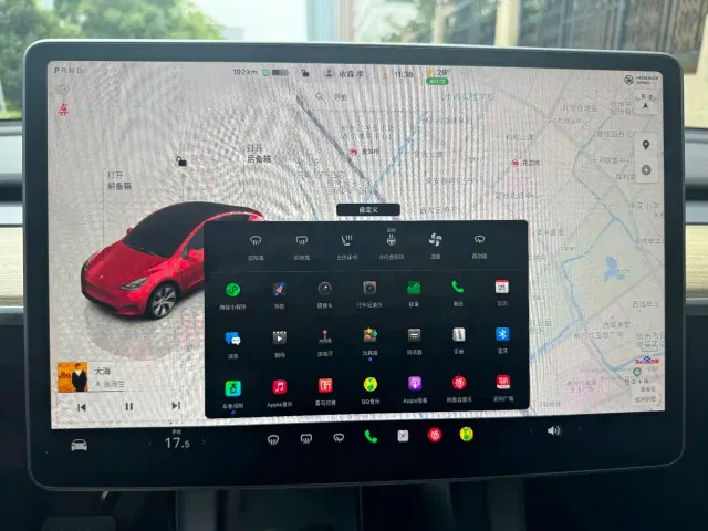 Tesla Model Y — Фото автомобиля 16
