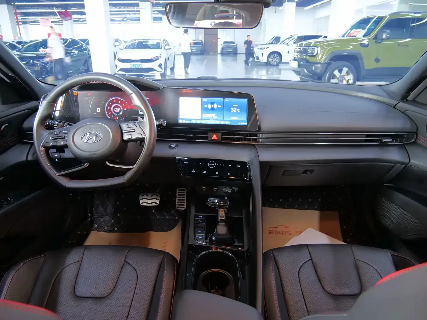 Hyundai Elantra 2022 240TGDi DCT LUX Premium Edition — Фото автомобиля 10
