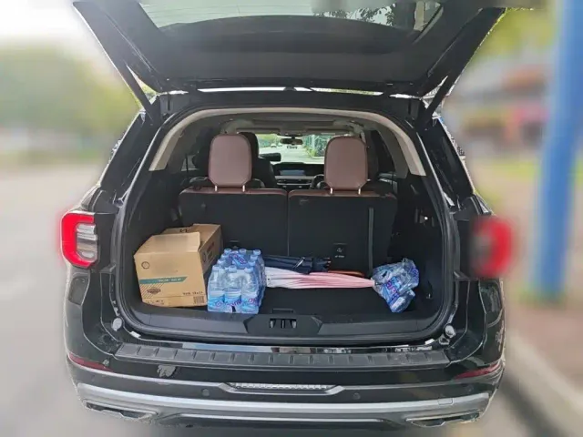 Ford Explorer — Фото автомобиля 15