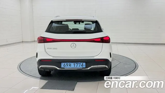 Mercedes-Benz EQA H243 — Фото автомобиля 4