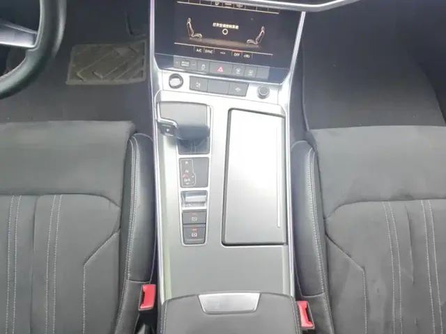 Audi A7L — Фото автомобиля 16