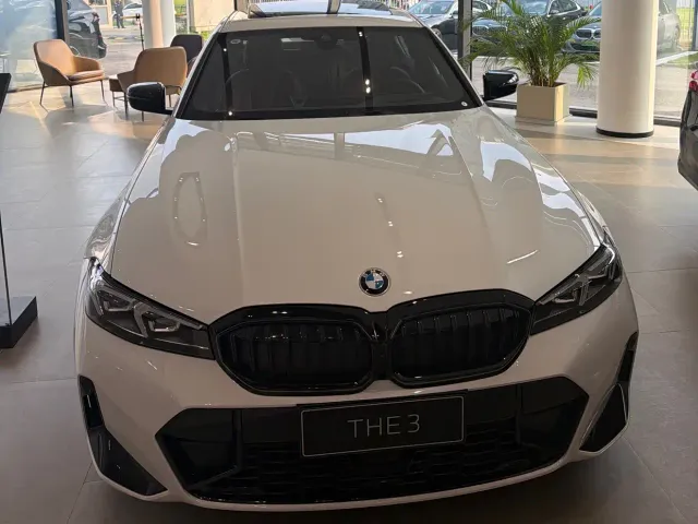 Фотография автомобиля — BMW 3 Series
