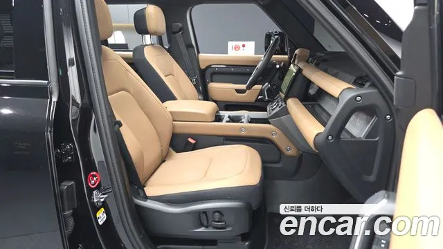 Land Rover Defender — Фото автомобиля 11