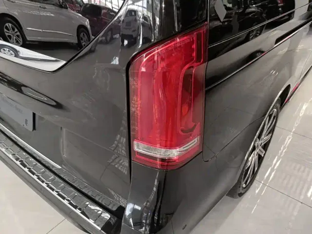 Mercedes-Benz V-Class — Фото автомобиля 7