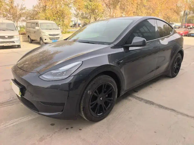 Фотография автомобиля — Tesla Model Y