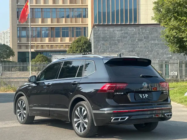 Volkswagen Tiguan L — Фото автомобиля 18