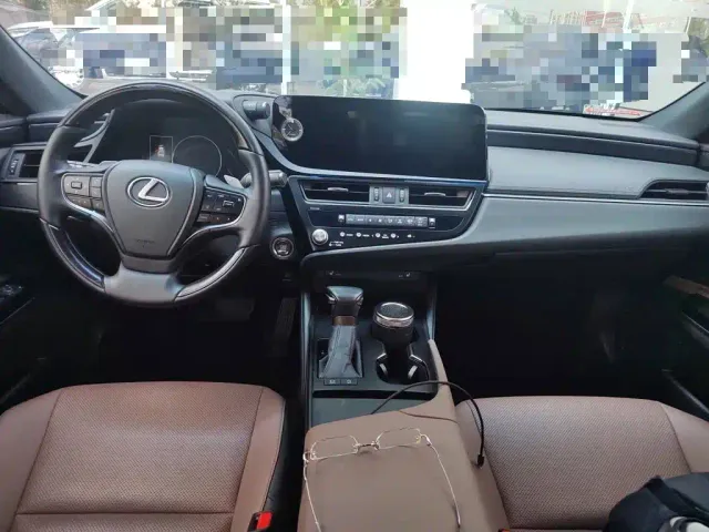 Lexus ES — Фото автомобиля 12