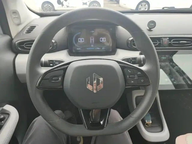 Leapmotor T03 — Фото автомобиля 10