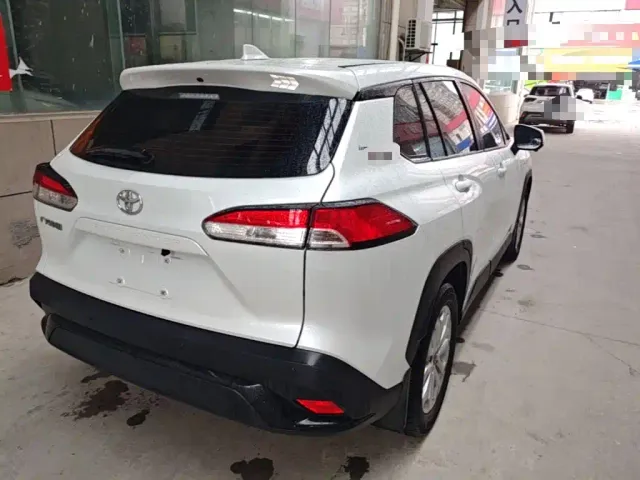 Toyota Frontlander 2022 2.0L CVT Leading Edition — Фото автомобиля 6